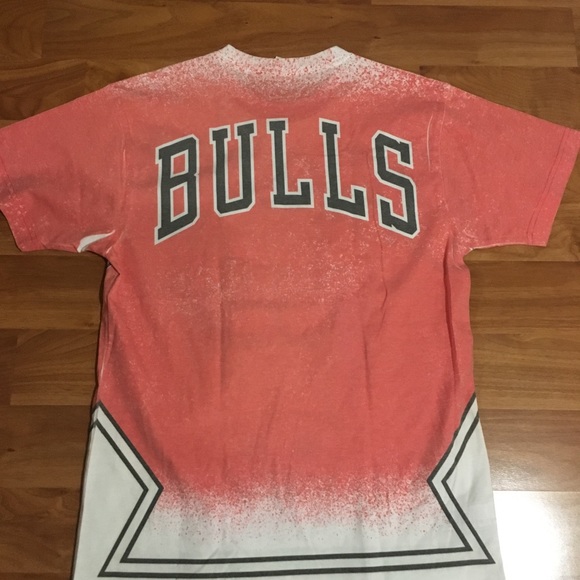 Chicago Bulls Color Fade T-Shirt - Picture 4 of 4